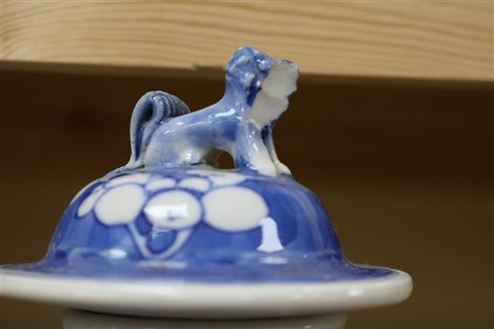 A pair of Chinese blue and white vases and covers, late 19th century height 31cm